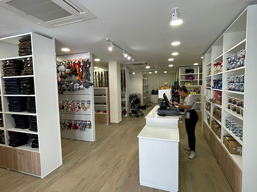 Tienda Lucas y Lola Málaga — Avenida Carlos Haya 3